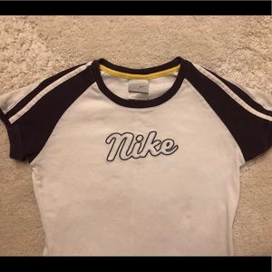 rare vintage style nike t- shirt!!!!!